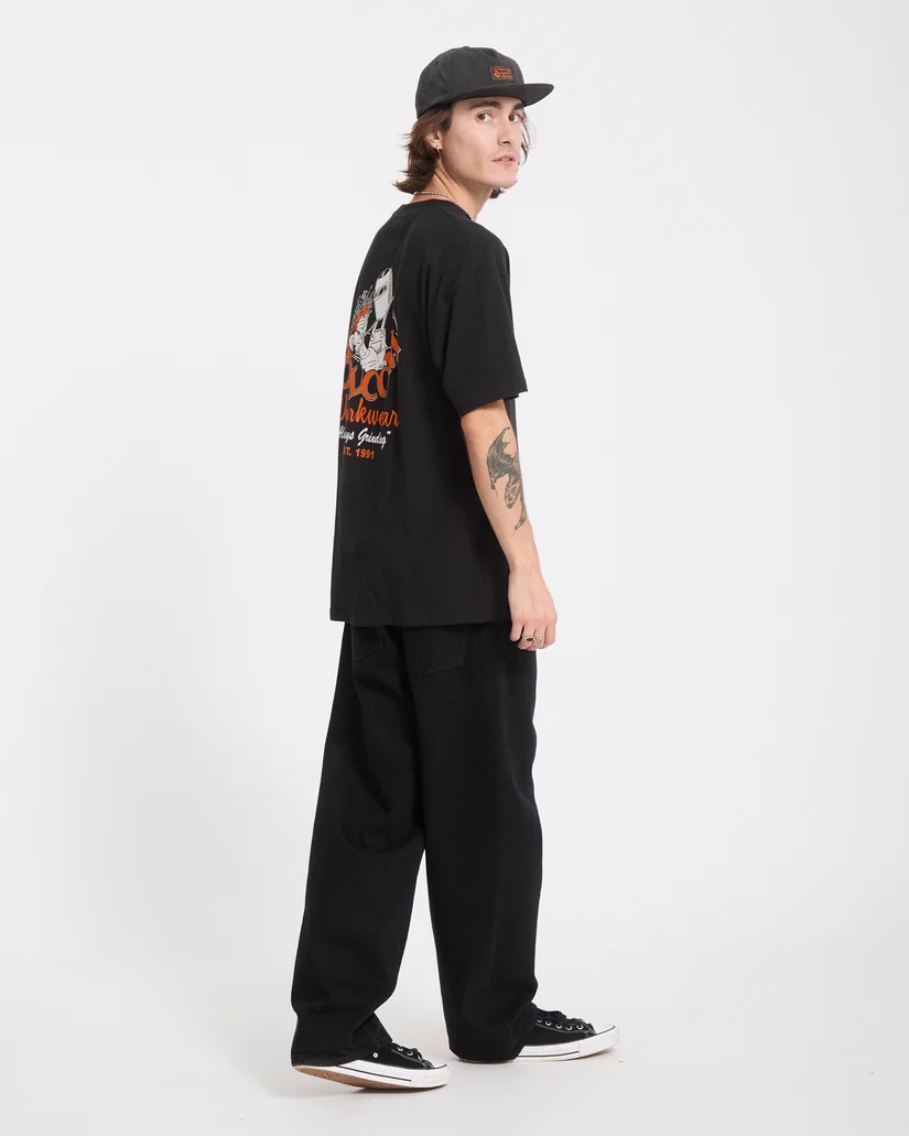 Camiseta Volcom Always Grinding Negra - Imagen 4
